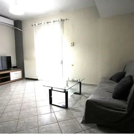 Dimitris Flat * Néoi Epivátai