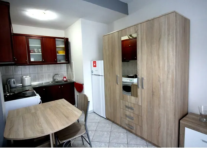 Dimitris Flat *