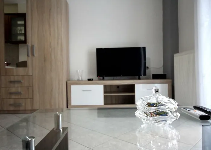 Dimitris Flat * Neo Epivates