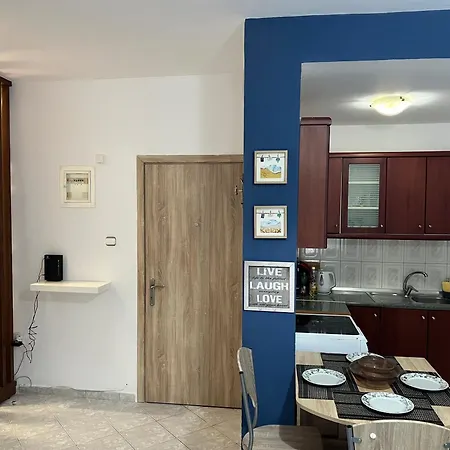 Dimitris Flat * Νέοι Επιβάτες