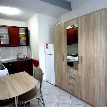 Dimitris Flat *